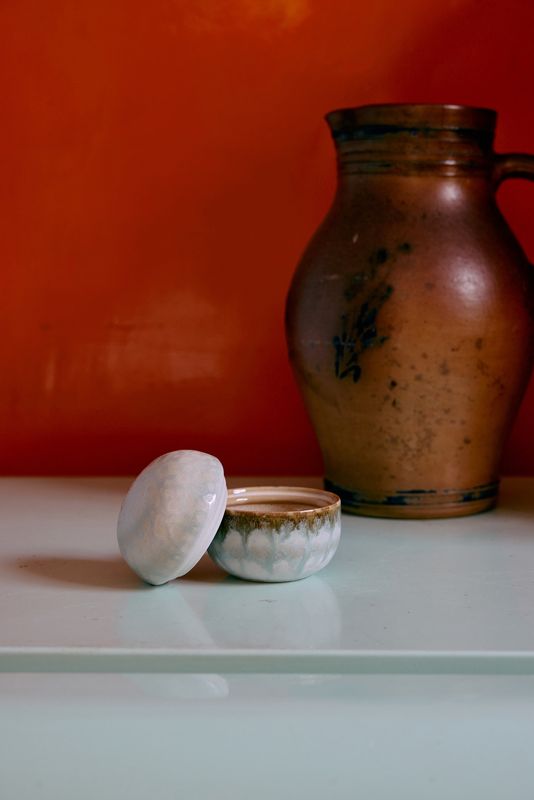 70's ceramics: sugar pot, petal