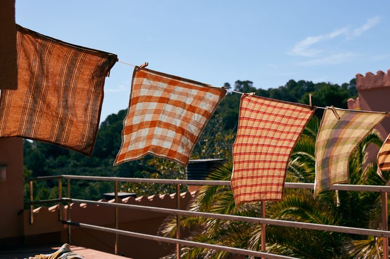 Vida striped tea towel (50x70xm), amber/grey