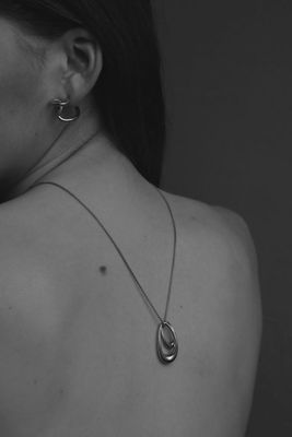 Loop necklace