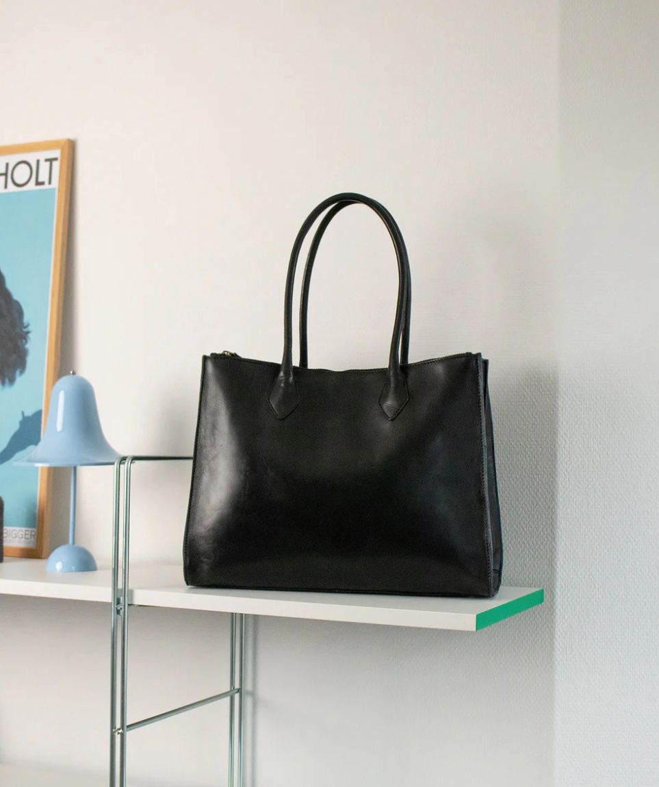 Ora Big, Color: Black