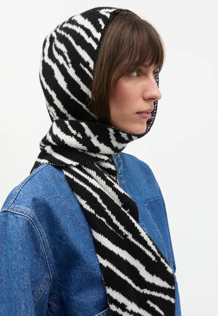 FW26 One Wool Frika Zebra Hooded Scarf