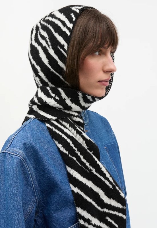 FW26 One Wool Frika Zebra Hooded Scarf