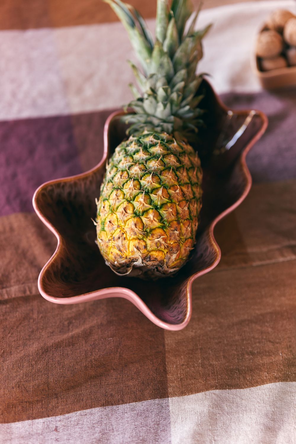 Shell serving bowl Coral
