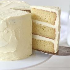 Customizable Layers of Indulgent Vanilla Cake