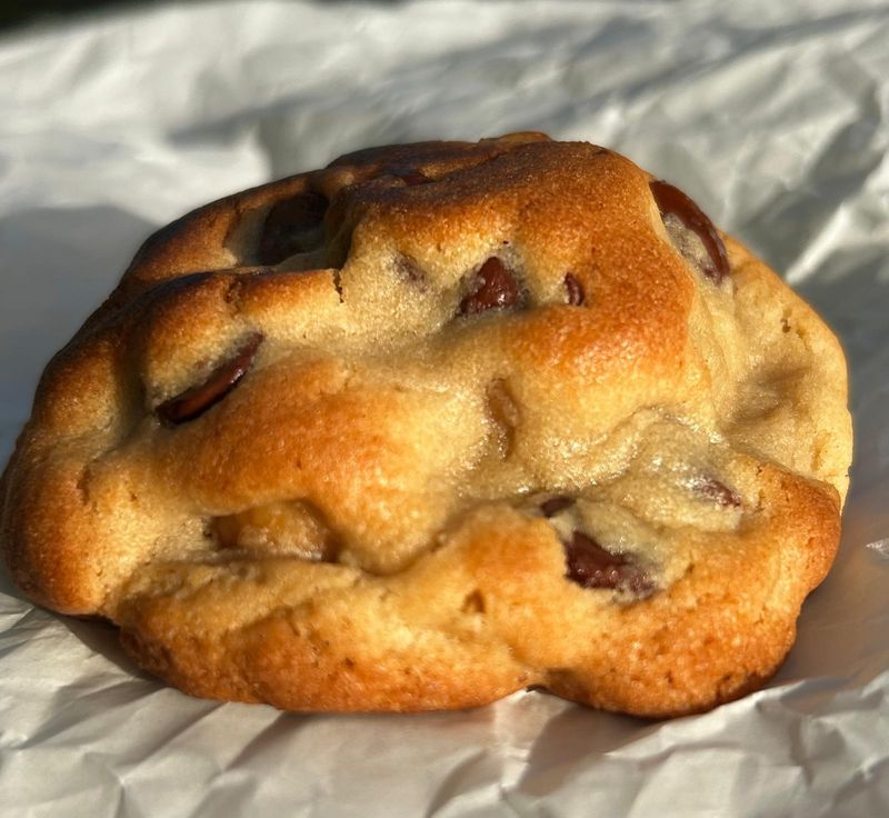 MACADAMIA CHOCOLATE  CHIP  COOKIE