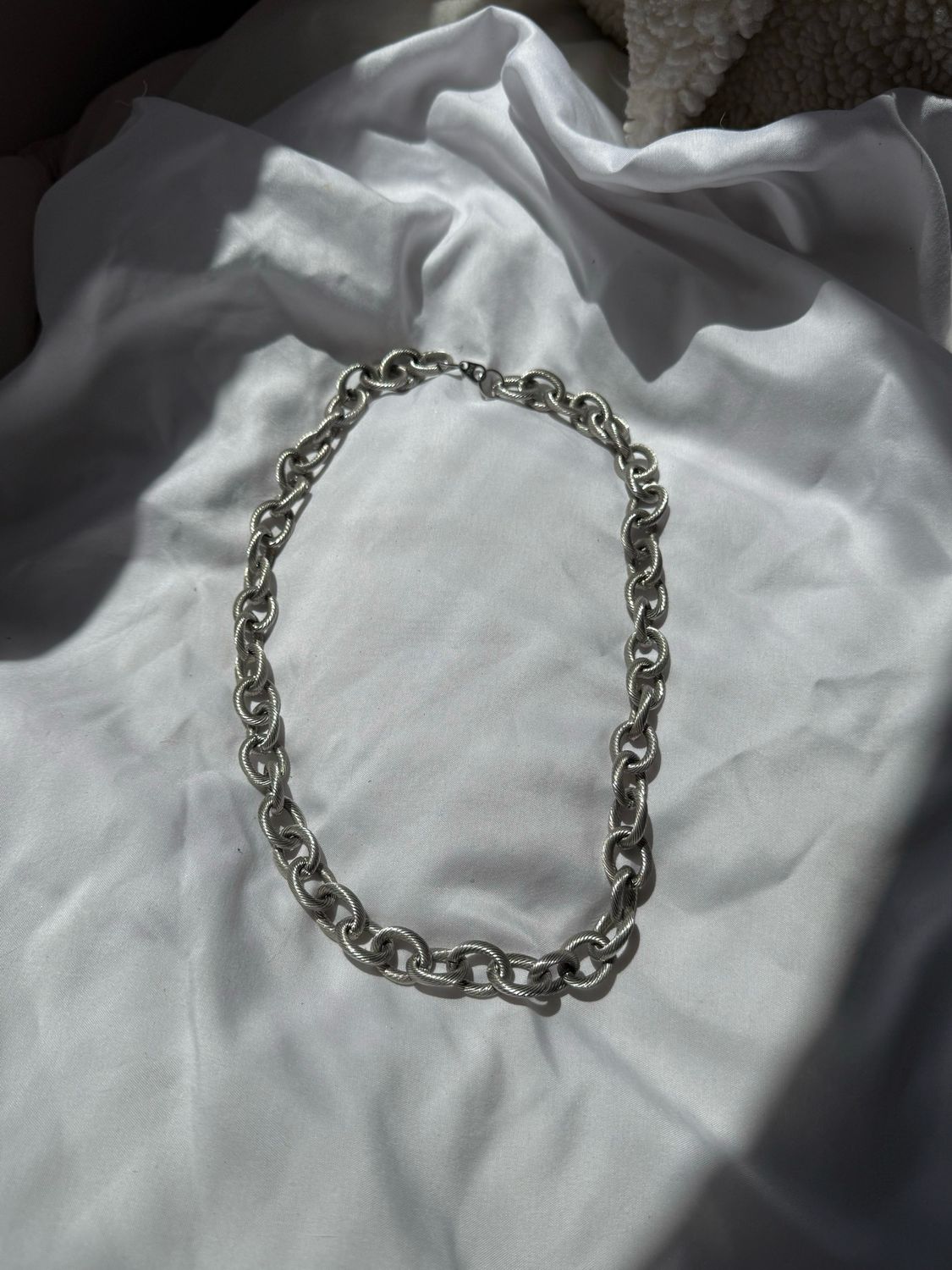 textured chain necklace