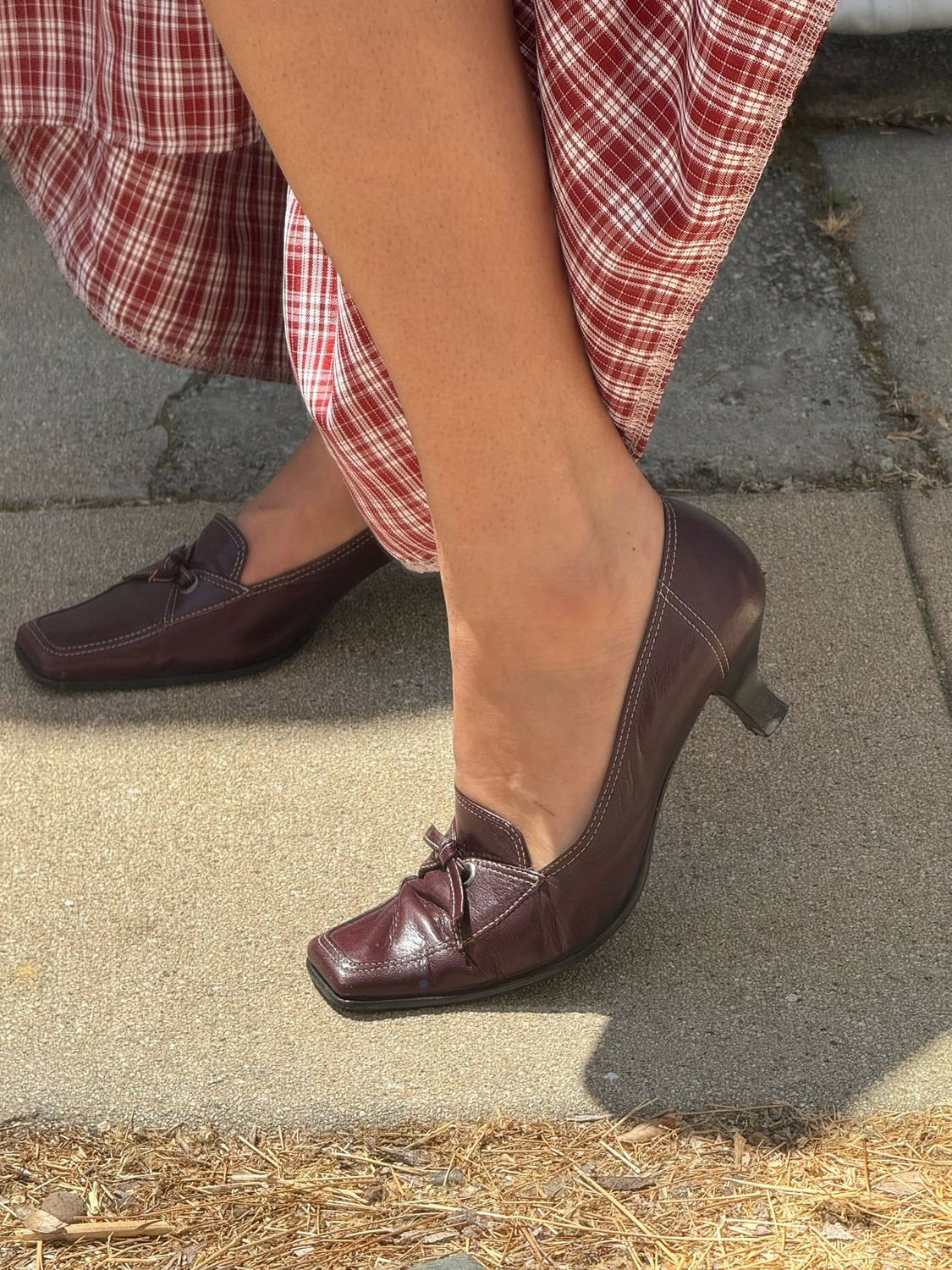 contrast stitch kitten heels