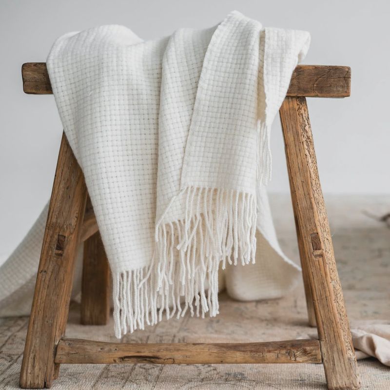 Cocoon cashmere blanket  Whipped cream