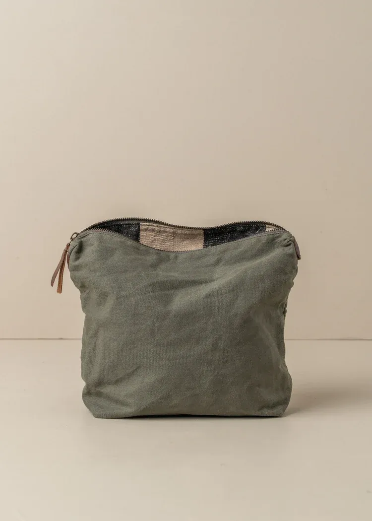 Journey Makeup bag- Canvas, Colour: Olive