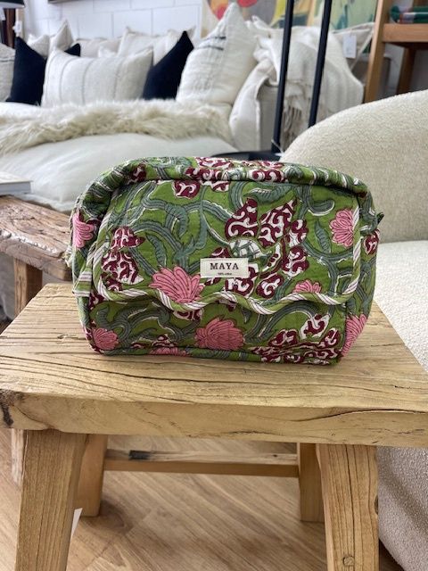 Wavy Toilet Bag- Green Floral