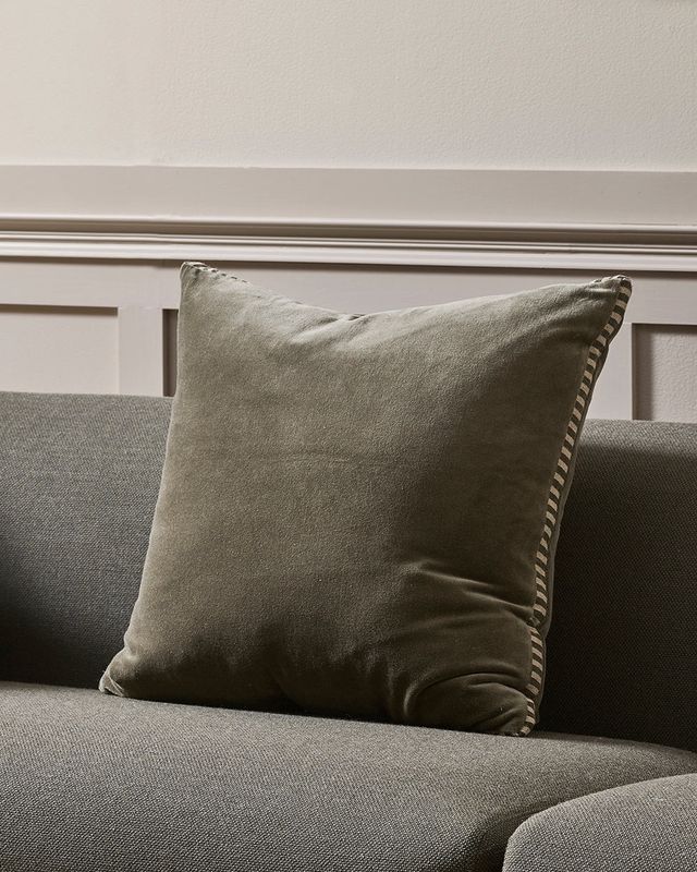 Edward Thyme Cushion