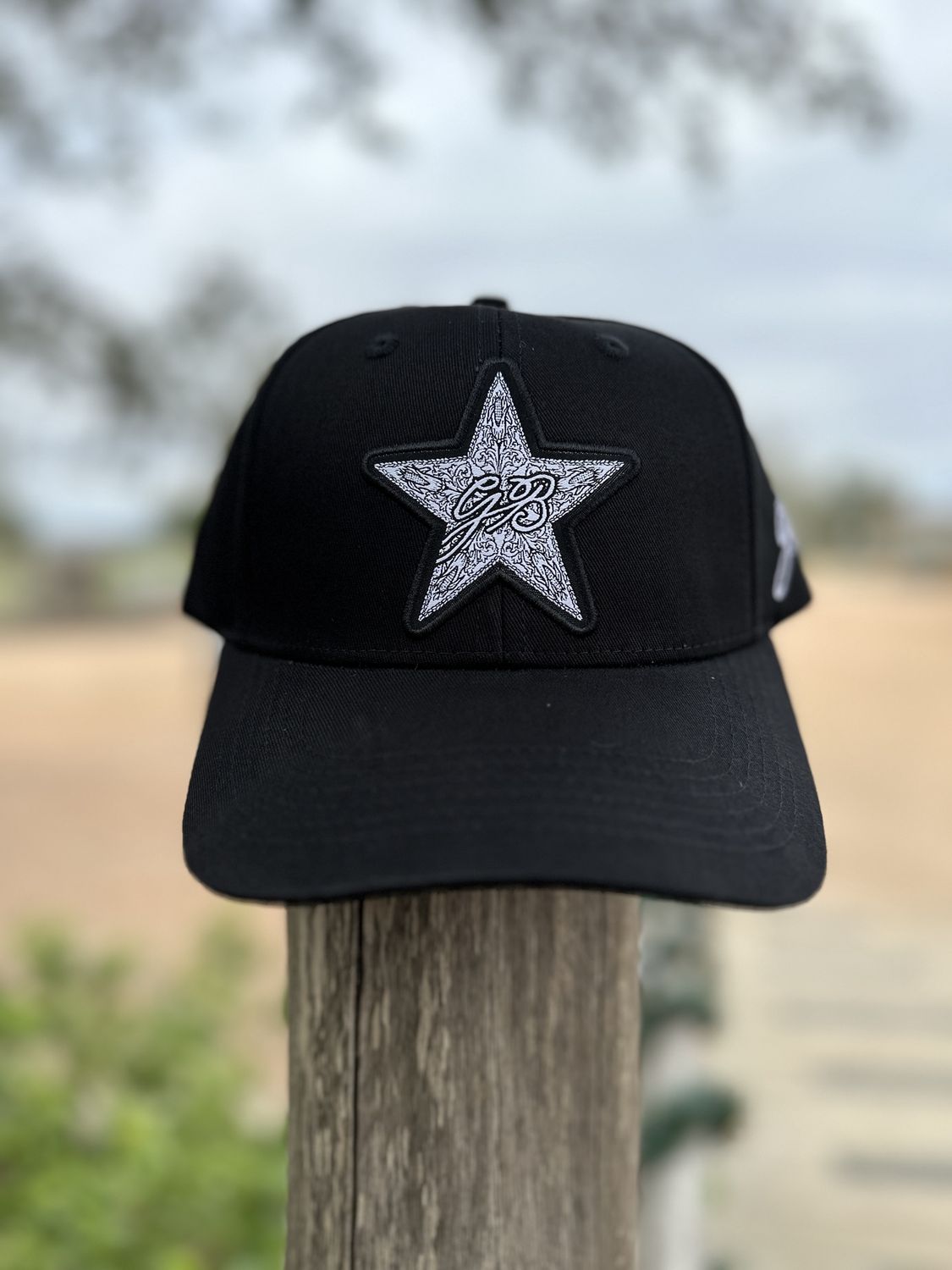 Caps
