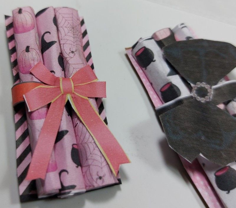 Muñecas escala 1:6 Papel regalo con lazos. HALLOWEEN ROSA