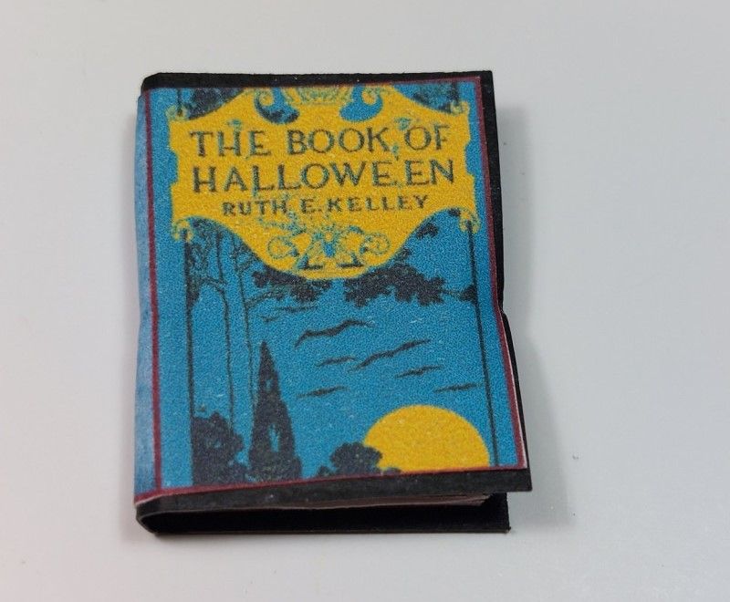 Muñecas 1:6. Barbie. El libro de Halloween. 1919