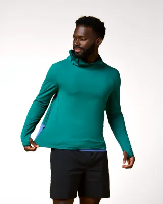26 Cotopaxi M Sombra Sun Hoodie
