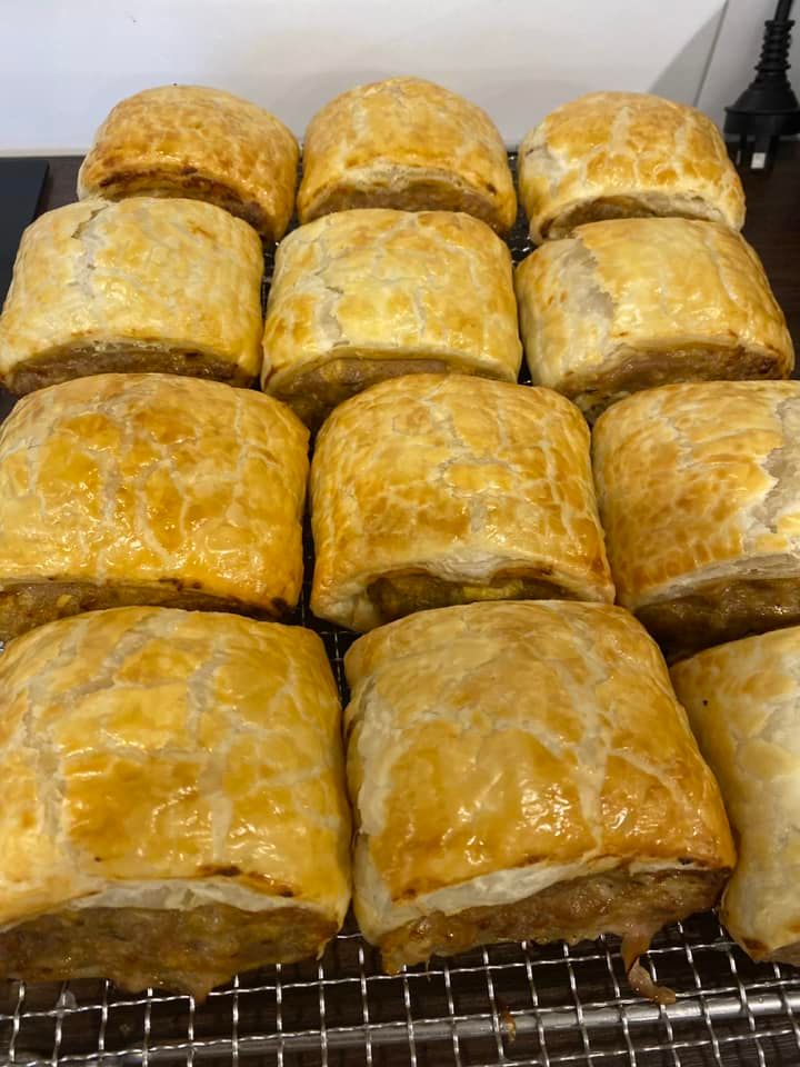 Jumbo Sausage Rolls (Single or 6 Pack)