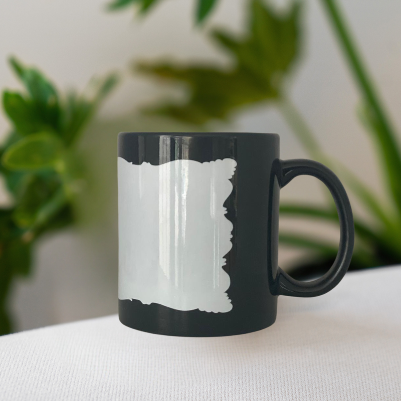 Mug noir contour blanc