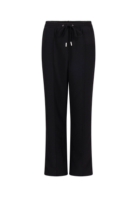 Esila Black