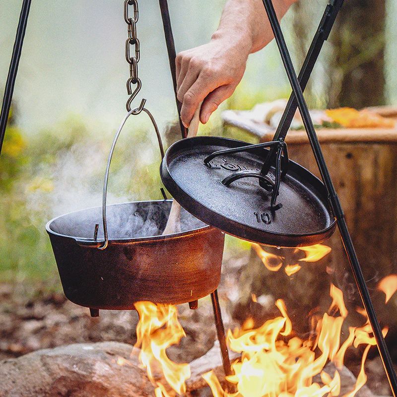 Lodge Camp Dutch Oven