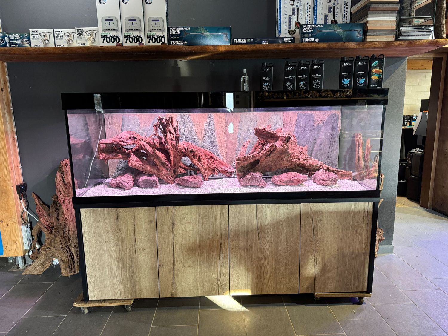 120 x 55 x 60 cm OptiWhite Sonderbau Aquarium mit Schrank & Deckel. Nur Selbstabholung. 120 x 55 x 60 cm OptiWhite Sonderbau Aquarium mit Schrank & Deckel. Nur Selbstabholung.