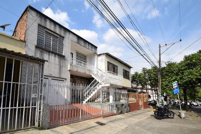 EN VENTA CASA DOS PISOS VEHICULAR, ANTEJARDIN, SUR, SANTA ISABEL, CALI, VALLE DEL CAUCA
