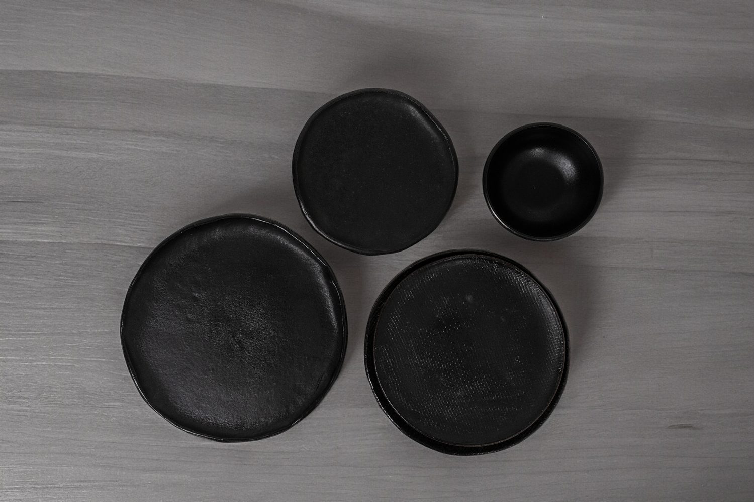 Pure Black Dinner Set