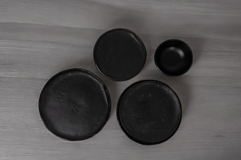 Pure Black Dinner Set