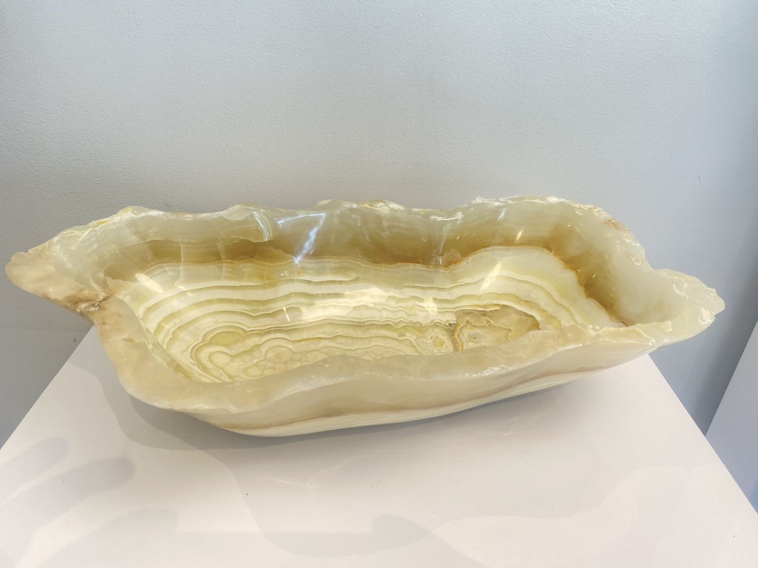 *Onyx Bowl  18x10x4  Cream/Amber