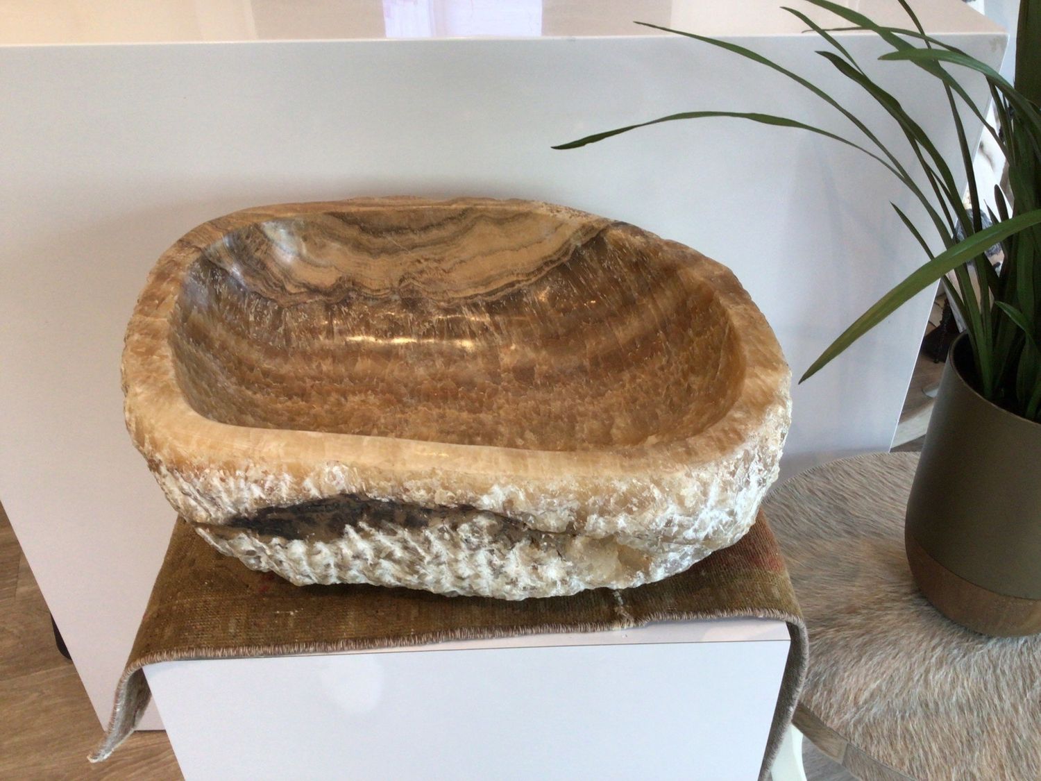 Onyx raw bowl, wine, amber, 18 x 14 x 6