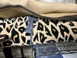 Leopard Rug-Black/Ivory/Gold, 8&#39; x10&quot;,  100% Wool