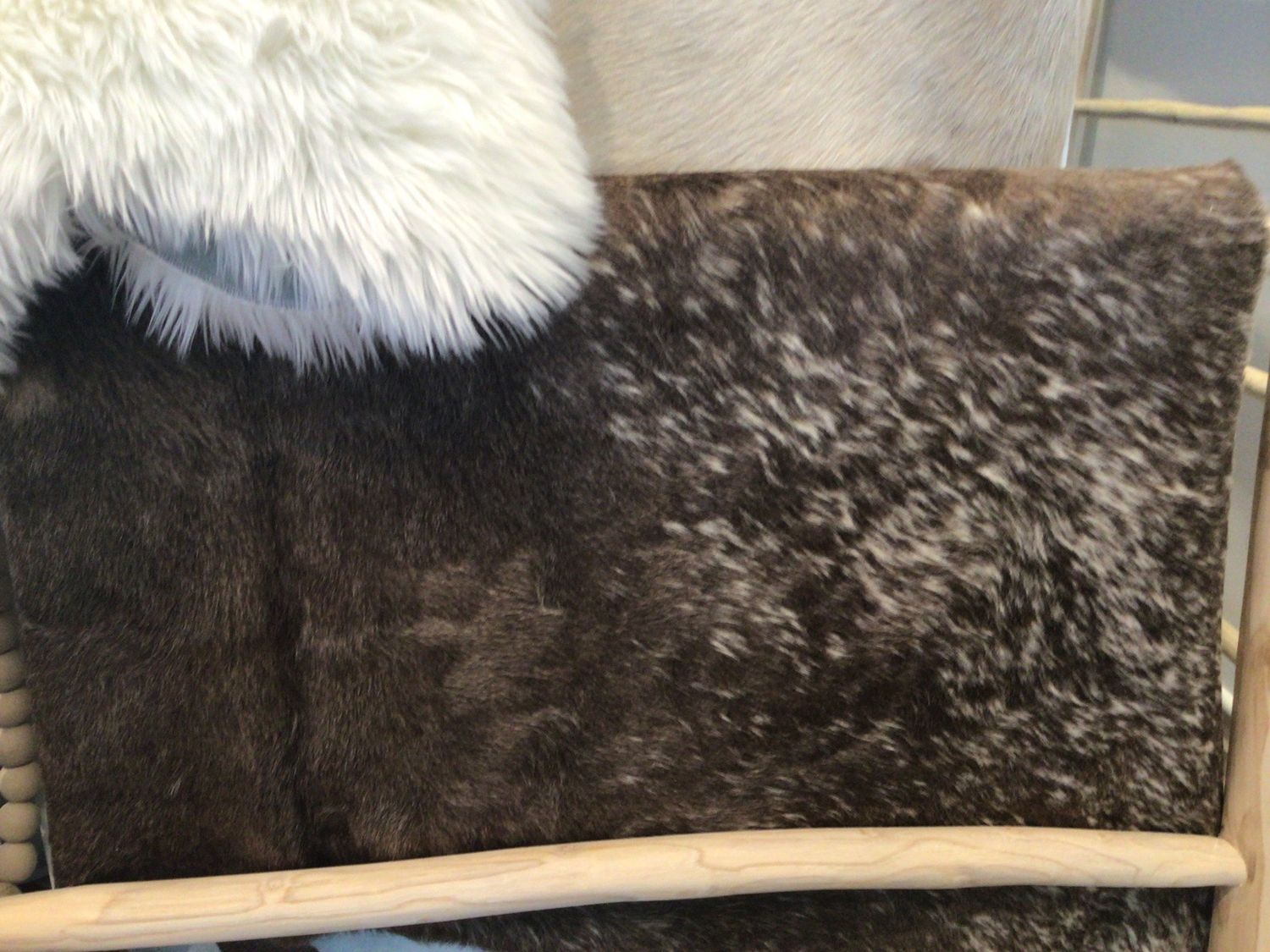 Brown / Gray XL Hide