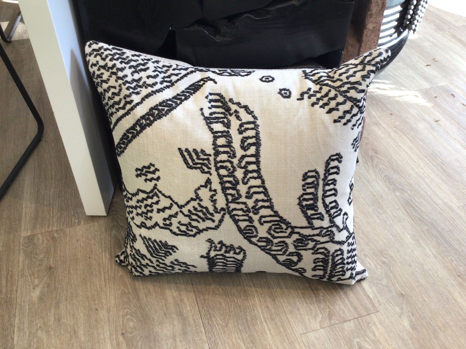 Pillow Linen Velvet With Black Abstract