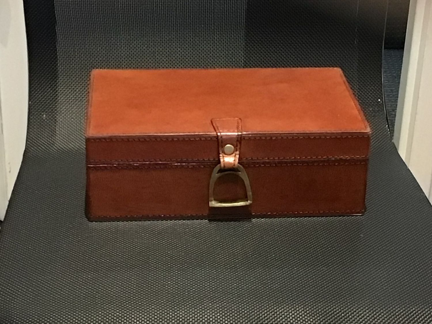 Connaught Leather Box Medium Rec 9.5x6.25x3.25&quot;