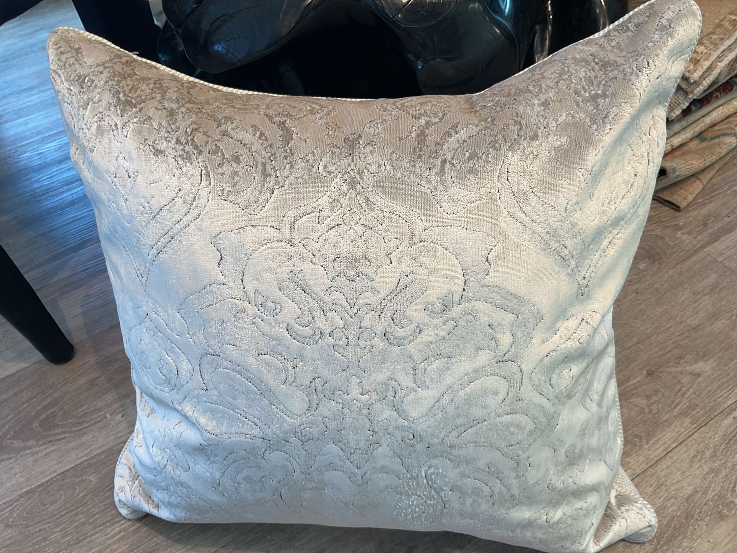 Pillow Cream And Silver Design Velvet