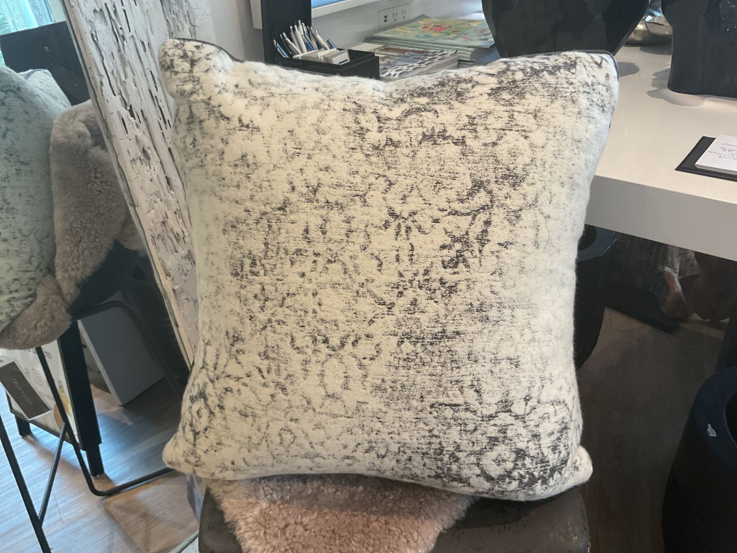 Pillow Holly Hunt Ivory/Grey Wool