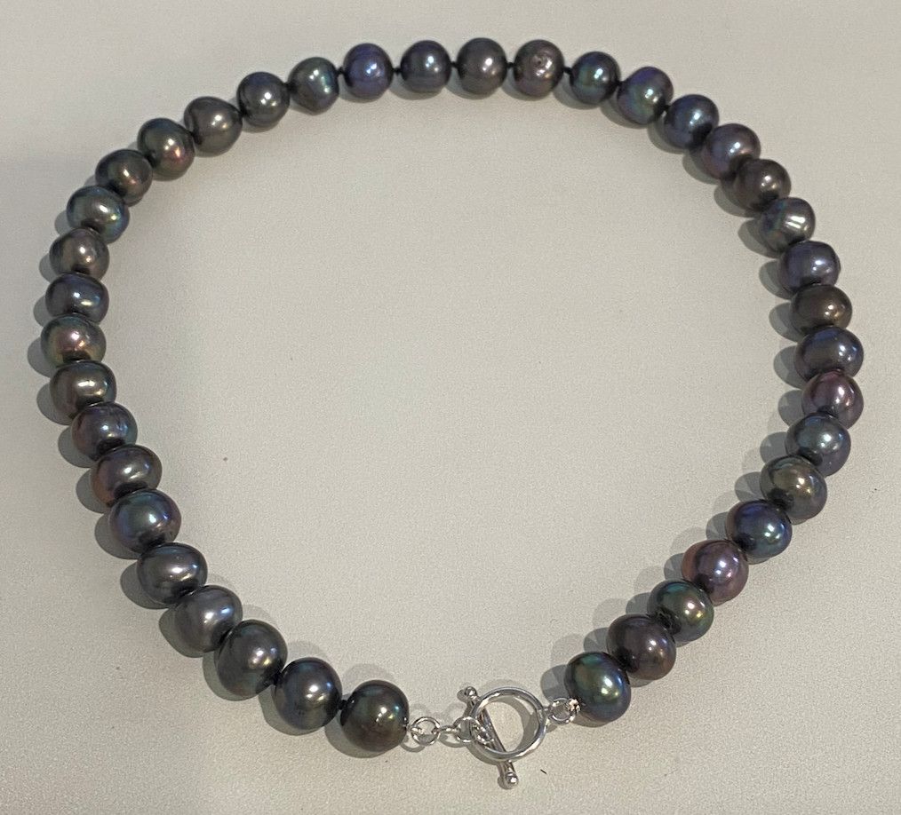 Necklace Cultured Knotted 10mm Black Pearl with Sterling Toggle Clasp