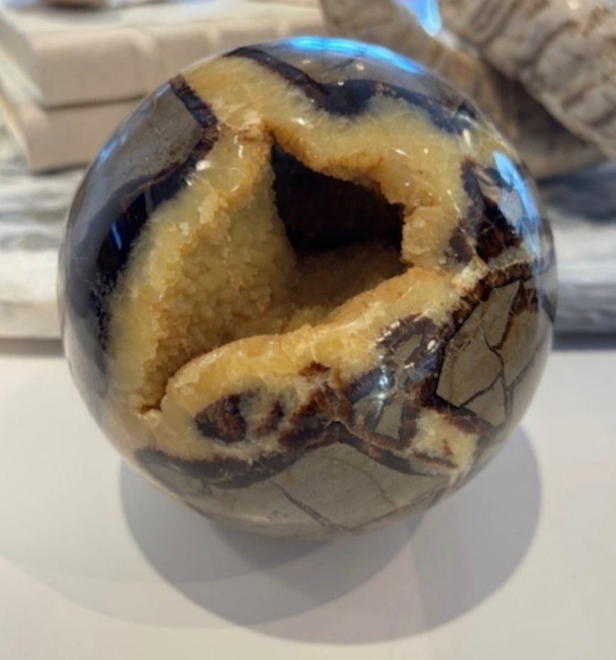 Septarian Semi-precious  Stone Sphere with Yellow Calcite - UV reaction with Black Light