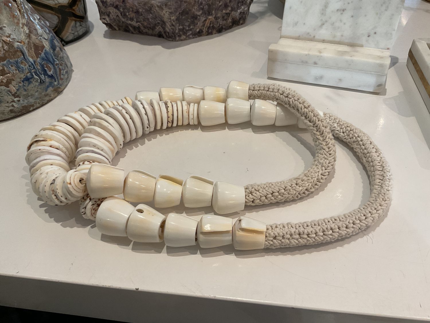Garland Shell Conus virgo 26%, Conus literatus 74% 19&quot;