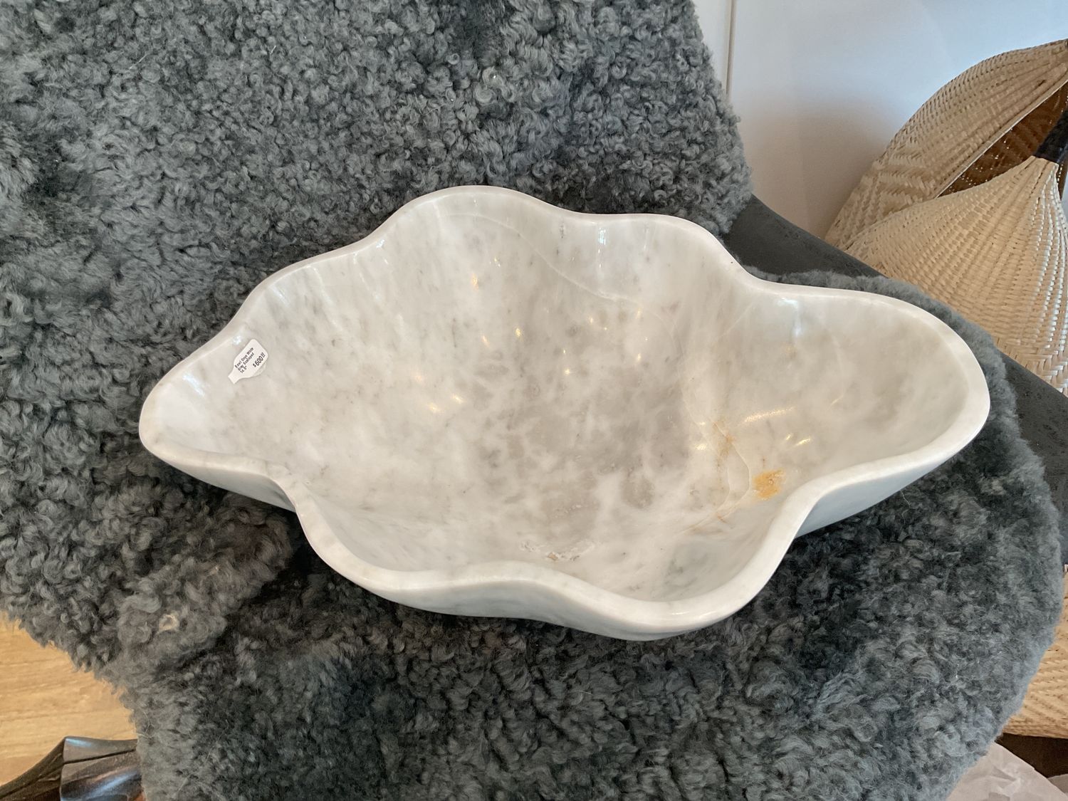 Bowl Onyx White Gray Scalloped 14.5&quot;