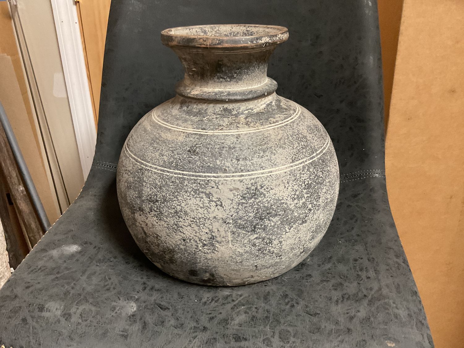 Vtg Asian Fat Belly Oil Pot Wood