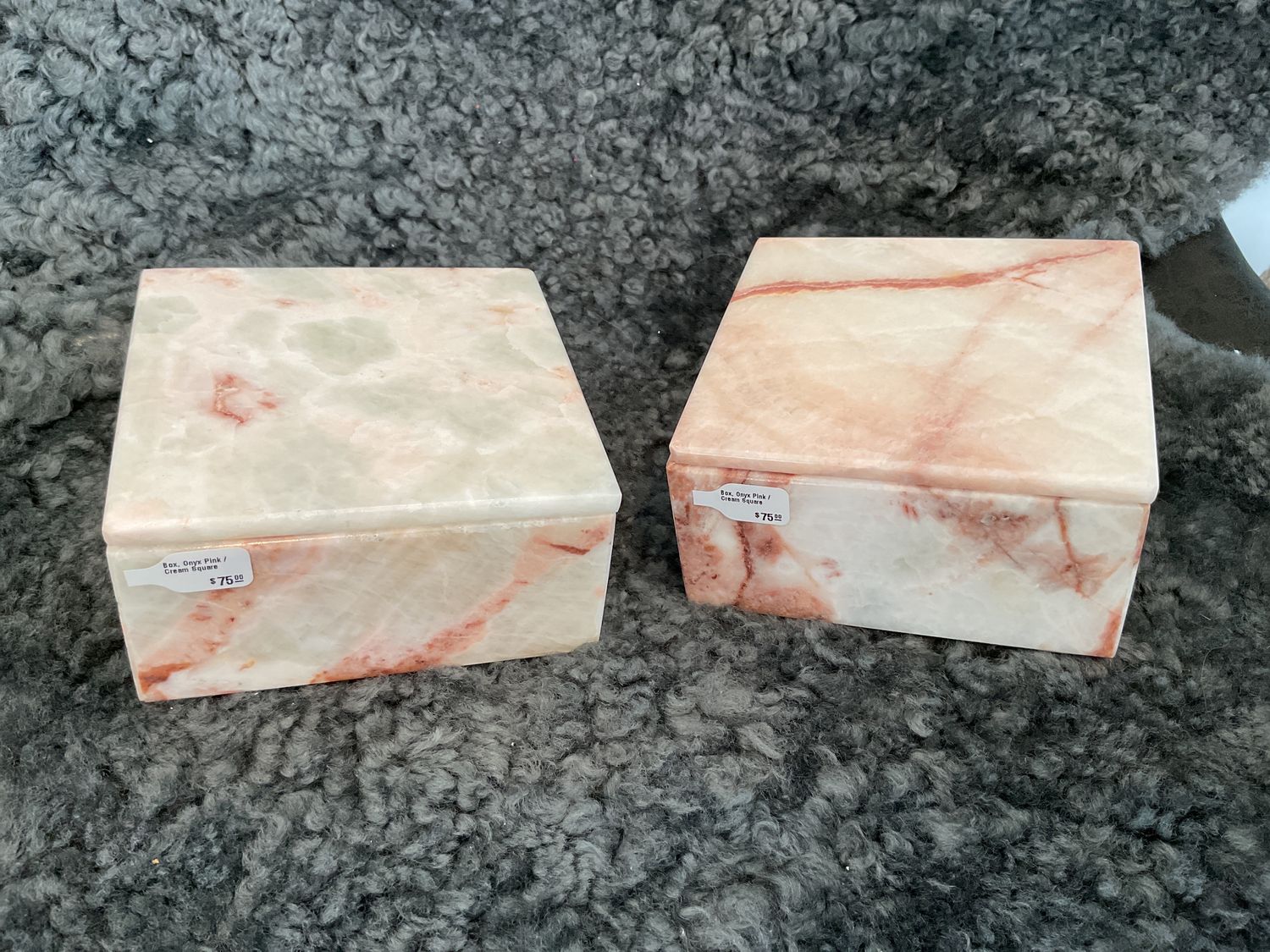 Box, Onyx Pink / Cream Square