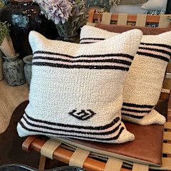 Pillow, 20&quot; x 20&quot;,  Vintage Rug Ivory w/ Tribal Stripe Down &amp; Feather Insert