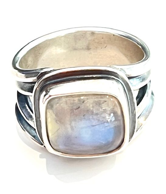 Ring, 8, Rainbow Moonstone, Sterling Silver