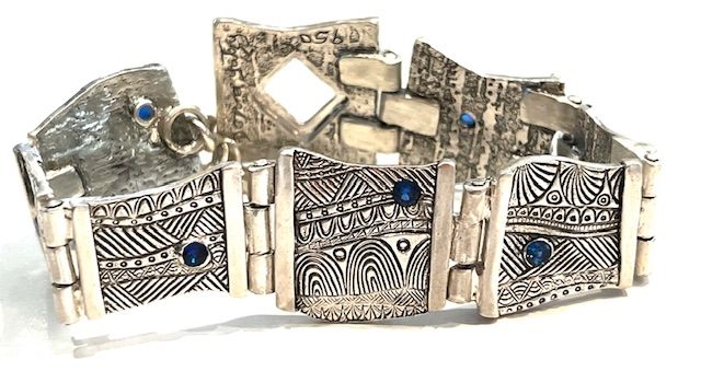 Bracelet, Hinged Sterling with 7 Blue Saphires