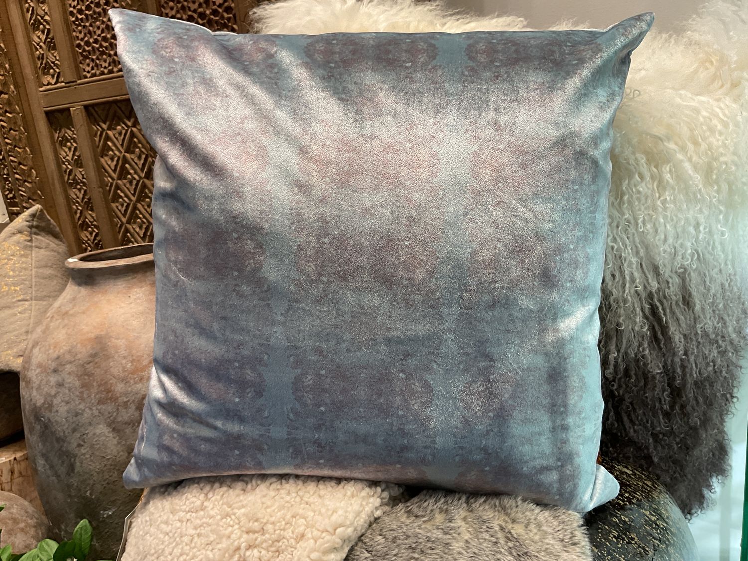 Pillow, Lt Blue Hydrangea, Velvet, 22” sq inc Down Insert