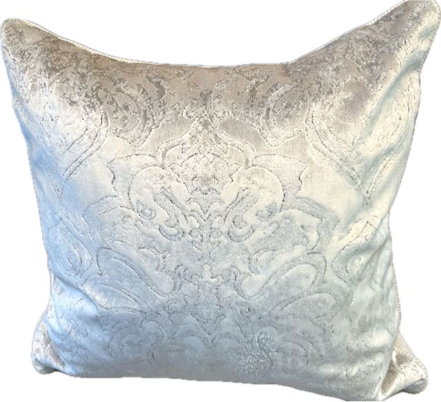 Pillow Cream And Silver Design Velvet