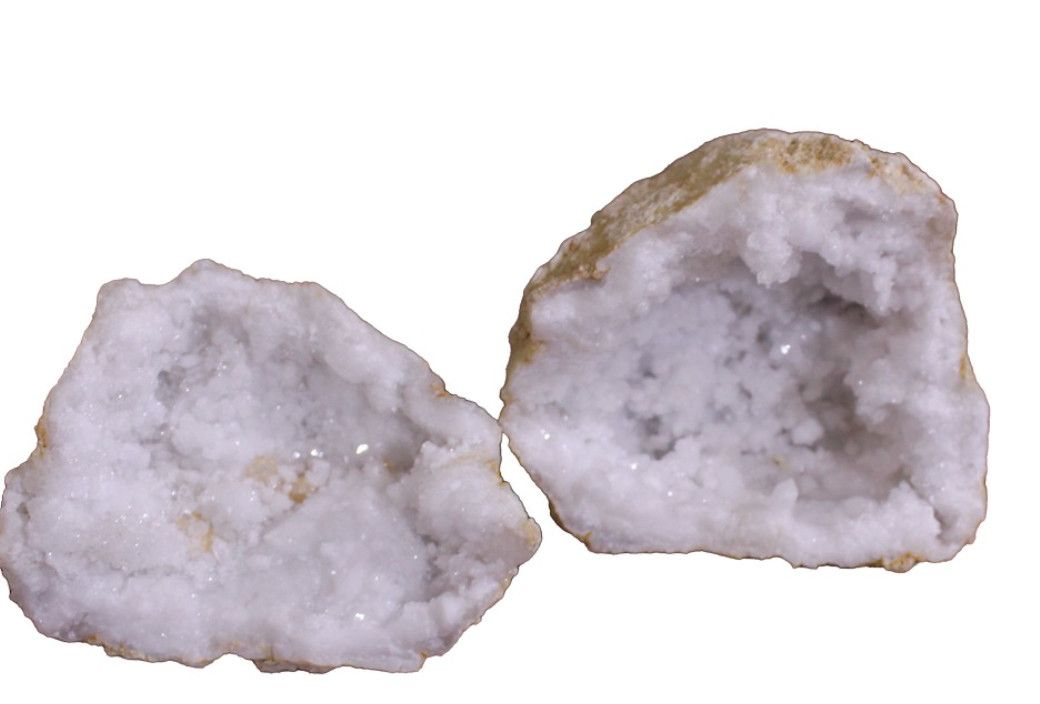 White Quartz Geode , 5''x4''x3''