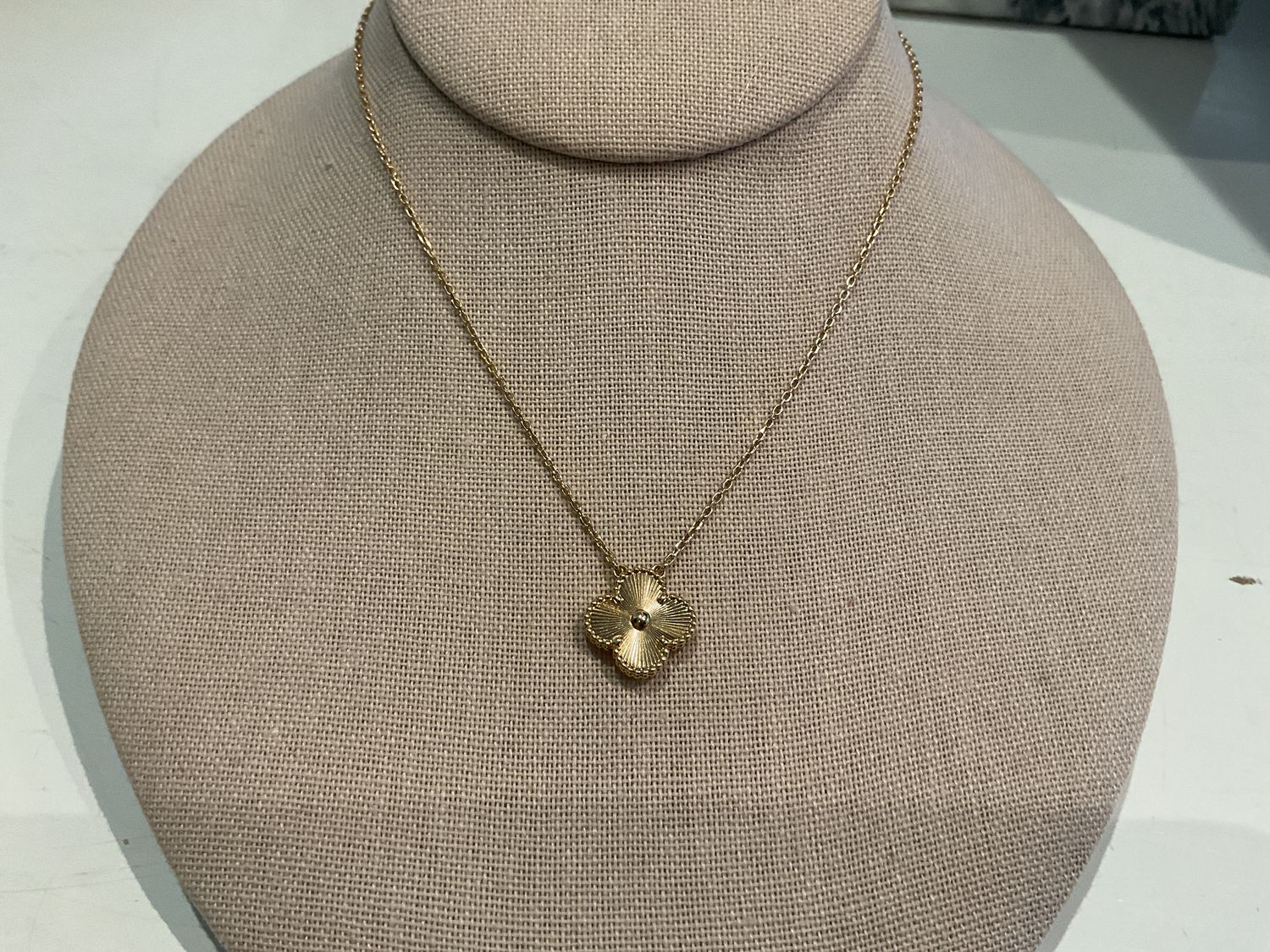 Necklace, 18 KYG 2-Sided Quatrefoil, Adjustable 16”, 18”