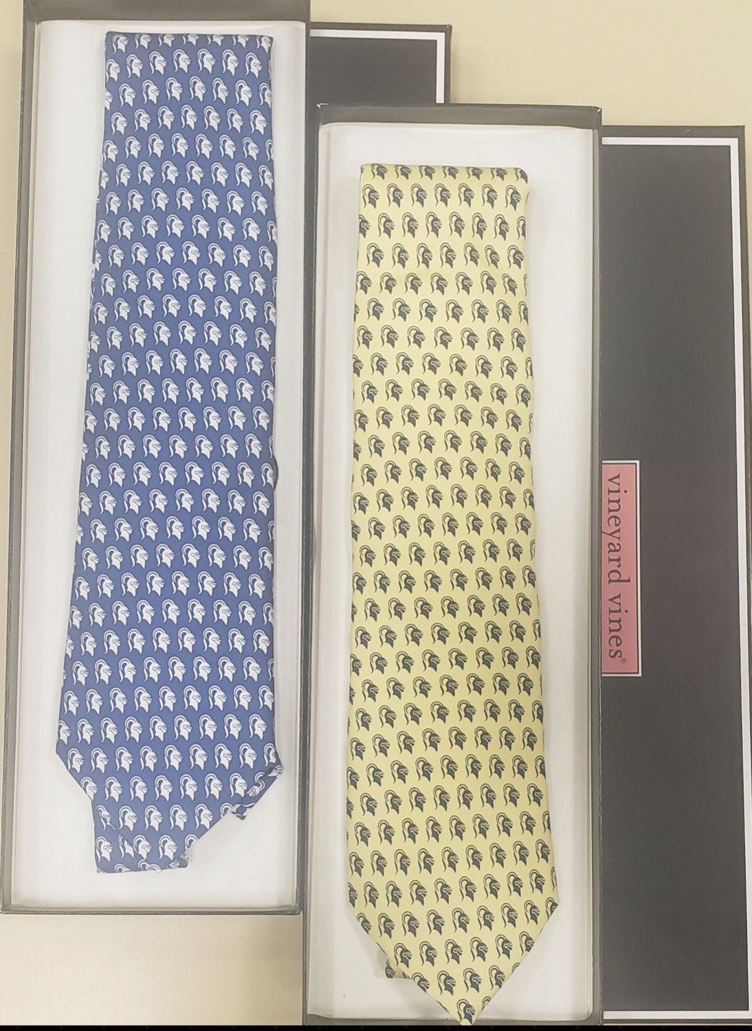 Tie Vineyard Vines