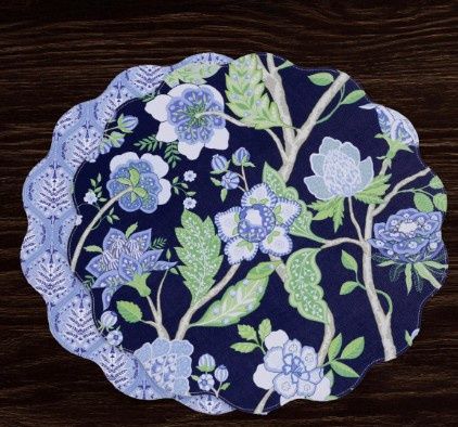VIDA Reversible Round Placemat